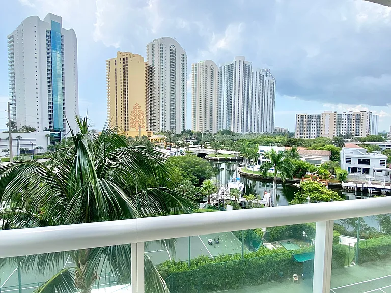 16400 Collins Ave #542 — Photo 6