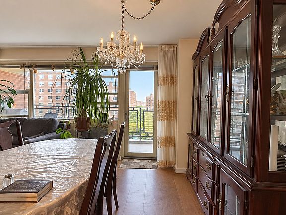2nd image of 2940 W 5th St APT 18E