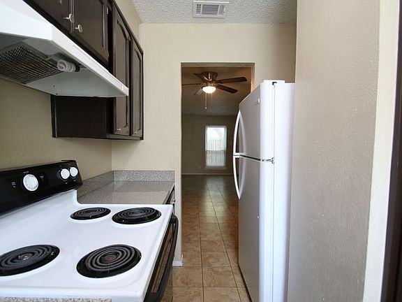 3rd image of 3732 Bonnie Dr APT C