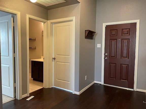 5th image of 6715 Camden Valley Ct