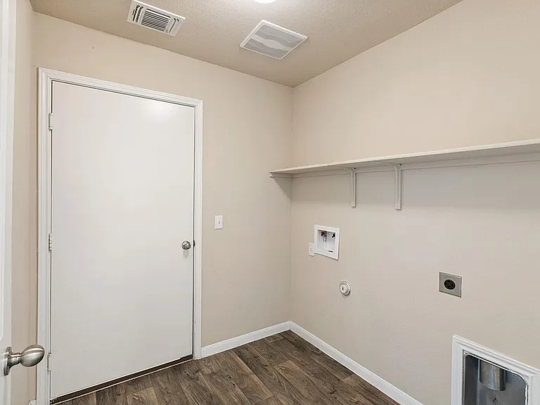 725 Liard River Rd — Photo 11