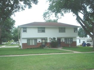 337 E 3rd St, Papillion, NE 68046
