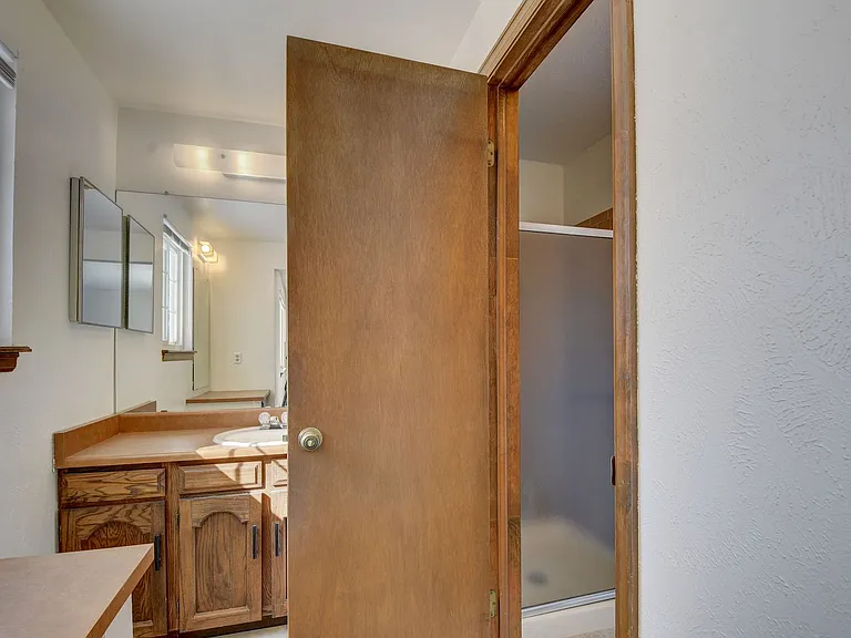 2541 W 105th Pl — Photo 27