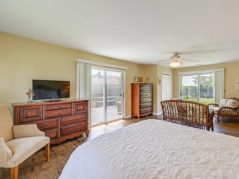 25 Seatuck Ln — Photo 15