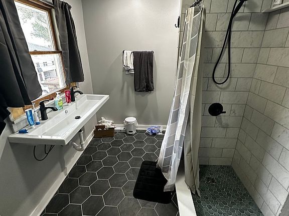 4th image of 171 E Frambes Ave