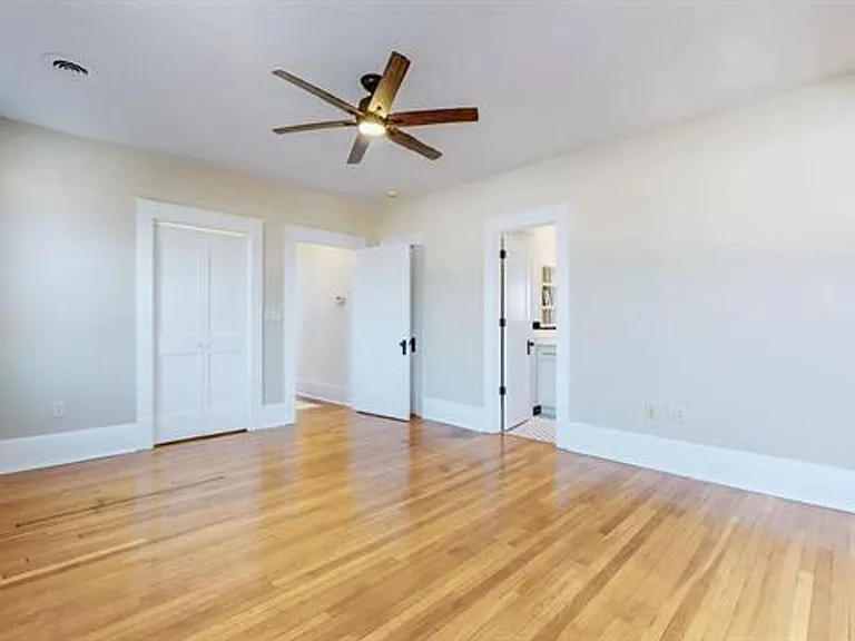 618 Madison St #300 — Photo 17