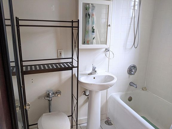 4th image of 1452 Oak Ave #52-3N