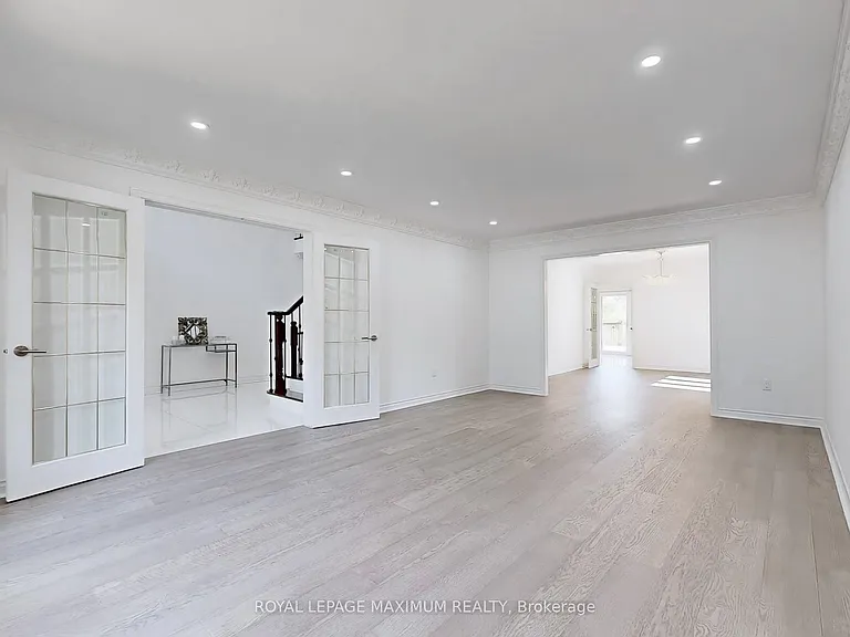 22A Waltham Cres — Photo 4