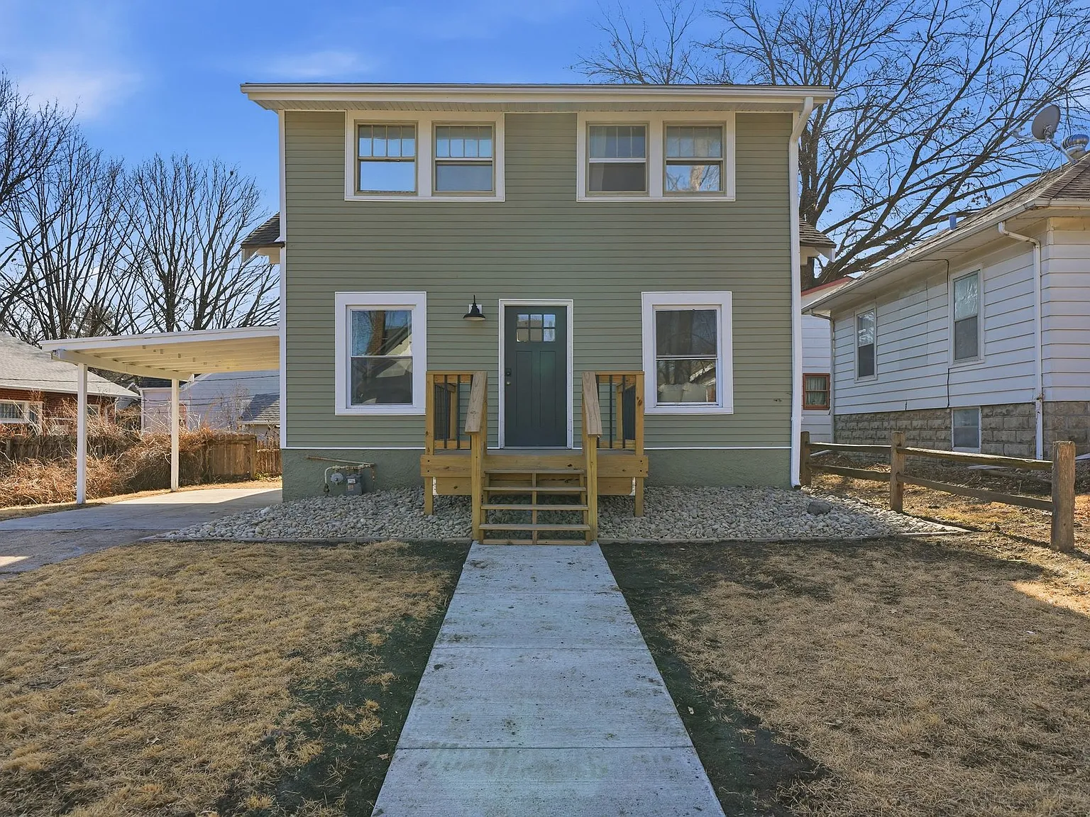 4 bed, 2274 sqft, $2,500 — Photo 1