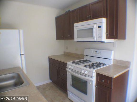 3rd image of 4961 Americana Dr APT 106