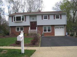9 Bosko Dr, East Brunswick, NJ 08816