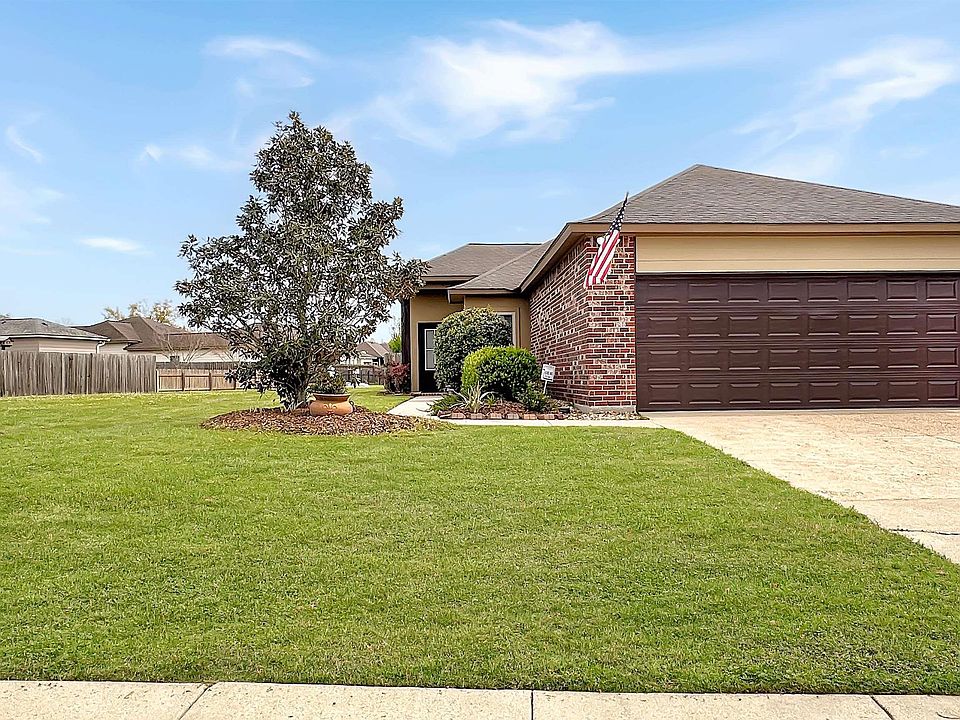 1st image of 1665 Seville Dr