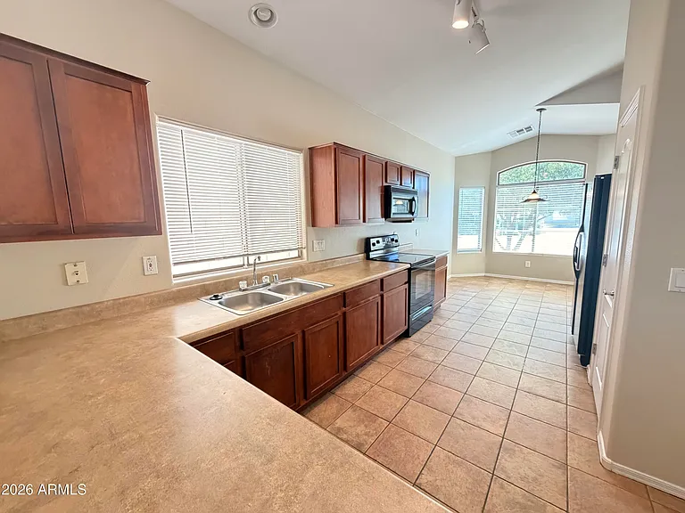 18518 N 20th Pl — Photo 11