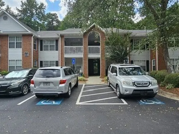 305 Streamside Dr, Roswell, GA 30076