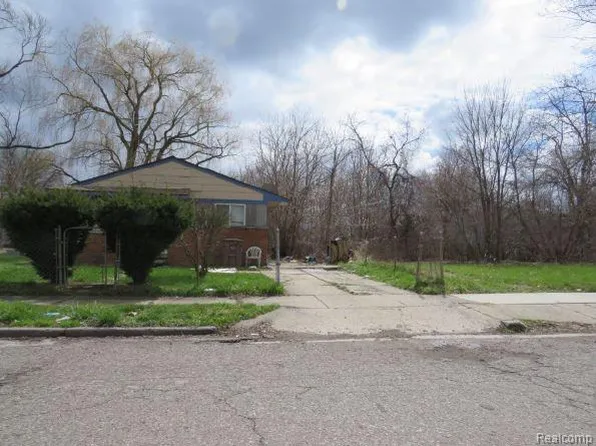 493 Luther Ave, Pontiac, MI 48341