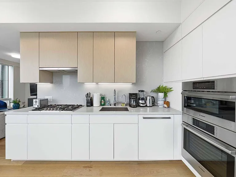 877 Francisco St #728 — Photo 14