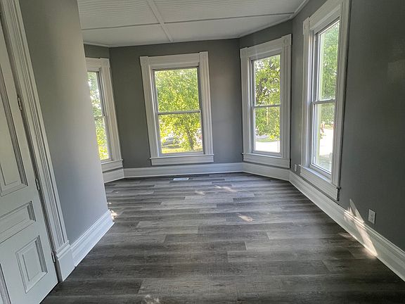 4th image of 935 Blue Ave #2