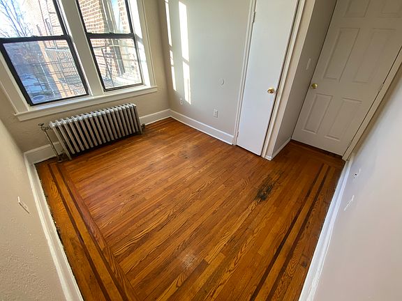 5th image of 148 1/2 S Munn Ave #304