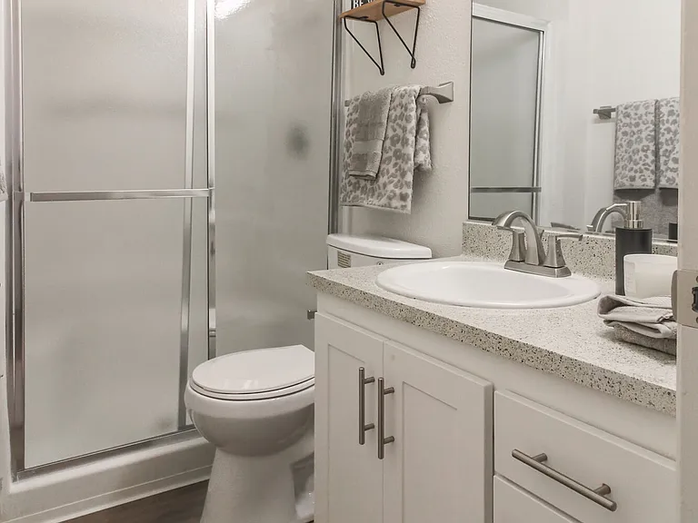 Aero Apartments — Photo 10