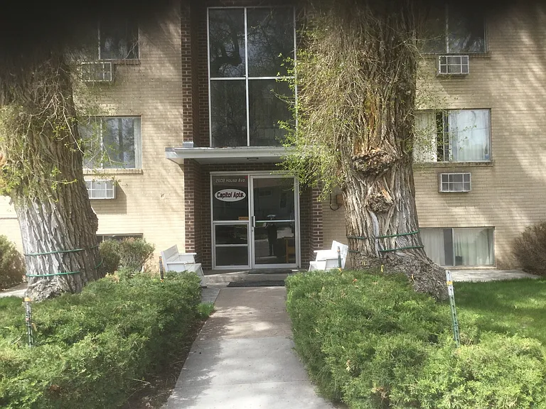 2608 House Ave - Capitol Apartments — Photo 2