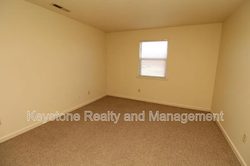 2 bed, 1.0 bath, 750 sqft, $650 — Photo 4