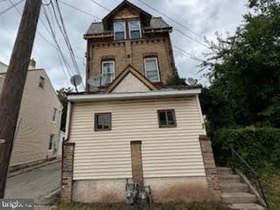 57 E Wood St, Norristown, PA, 19401