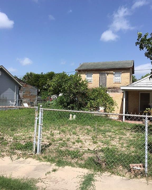 2nd image of 814 S 16th 1/2 St