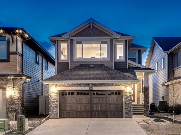 19 W Grove Pl SW, Calgary, AB T3H 1Z4