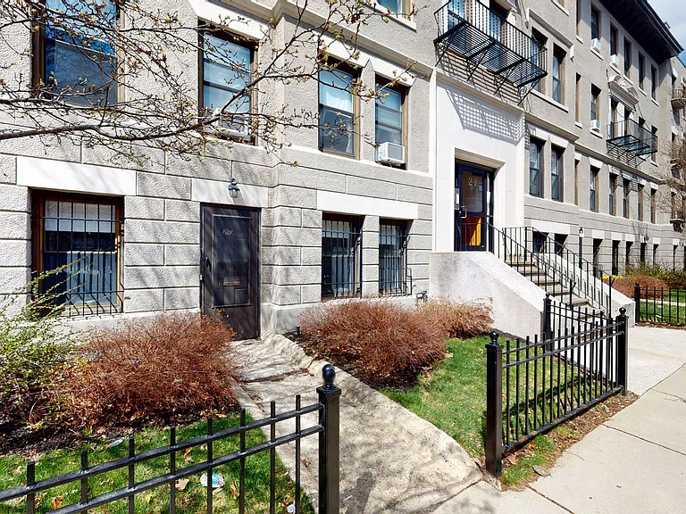 29 Glenville Ave #2 — Photo 5