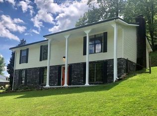 7020 Valley Brook Dr, Charleston, WV 25312