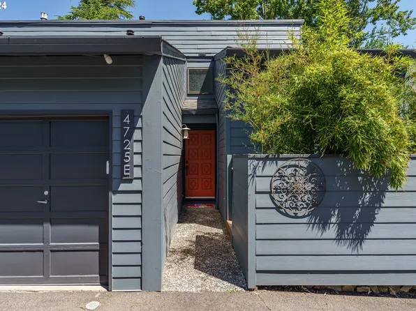 4725 SW Caldew St APT E, Portland, OR 97219