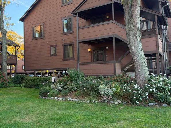99 Sandpiper Ky #99, Secaucus, NJ 07094