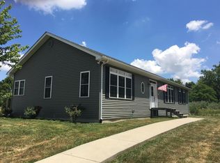 16704 E Bakerville Rd, Mount Vernon, IL 62864