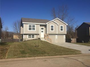 408 Timbercreek Dr, Belton, MO 64083