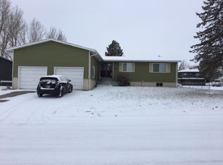 916 Olive Dr, Colstrip, MT 59323