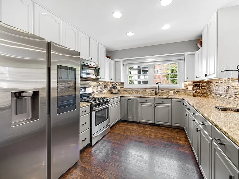 101 S Evergreen Ave #12G — Photo 4