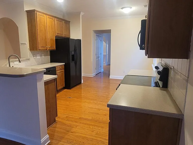 15743 Seafield Ln — Photo 7