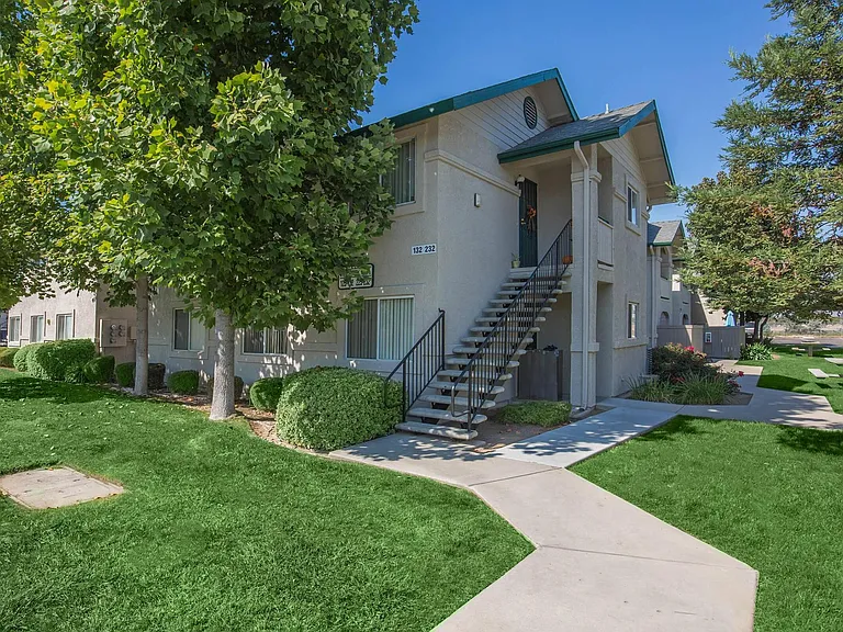 Sierra Hills Apts — Photo 20