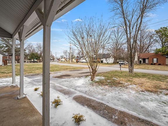 3rd image of 117 Sunnymeade Dr