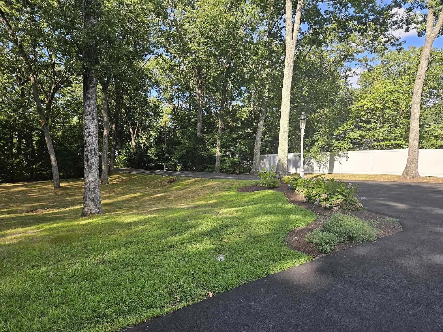 1 bed, 950 sqft, $2,800 — Photo 1