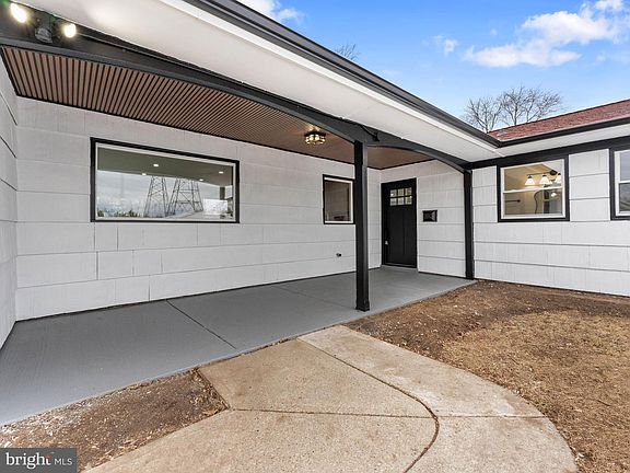 4th image of 28 Country Club Rd