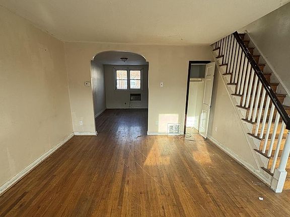 2nd image of 6048 Agusta St