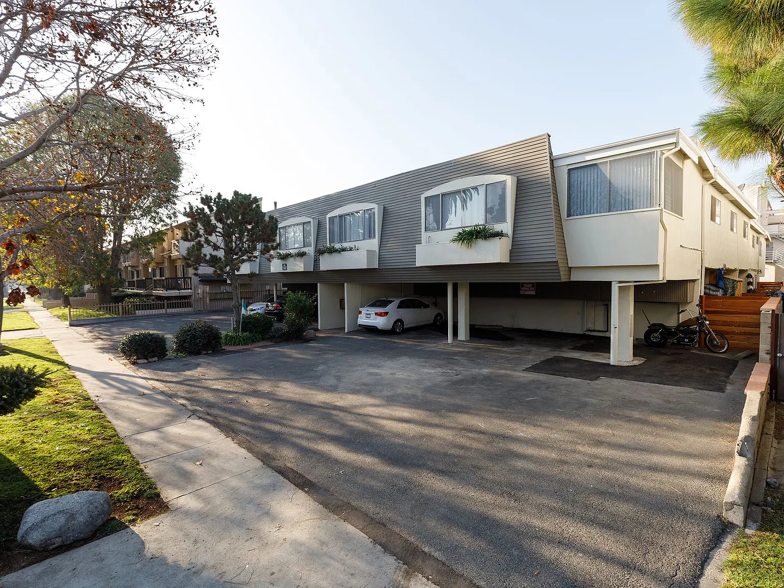 3655 Westwood Boulevard — Photo 2