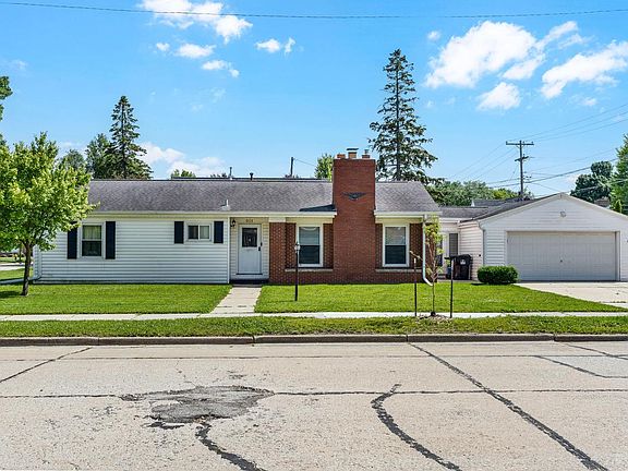 2nd image of 601 Isabelle AVENUE