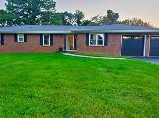 1581 Cumberland Rd, Farmville, VA 23901