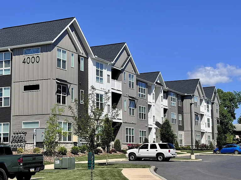 Park West Apartments — Photo 10