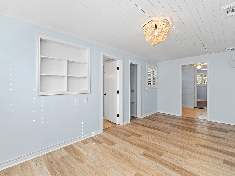 1812 E Avery St — Photo 16