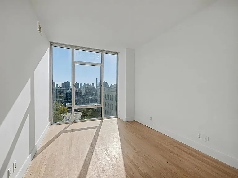 185 S 4th St #4D — Photo 3
