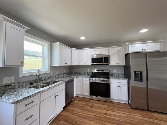 3rd image of 260 Willowside Dr