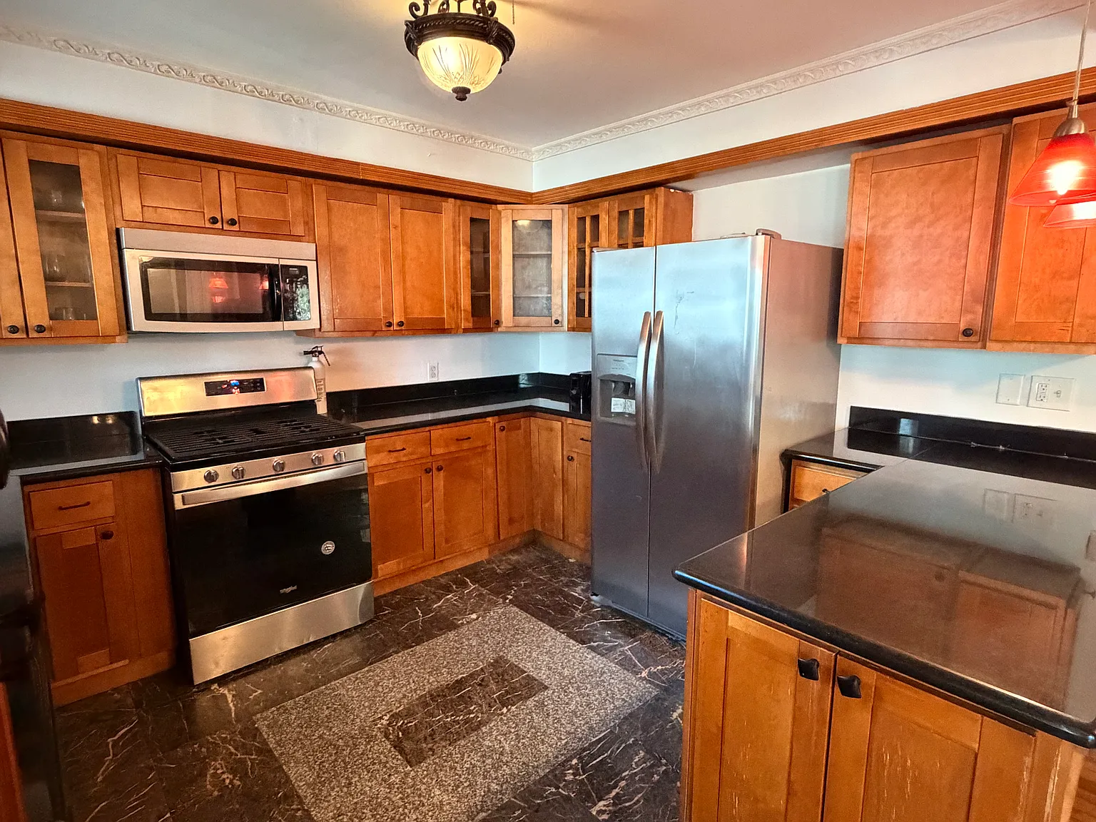 3 bed, 1600 sqft, $2,500 — Photo 4